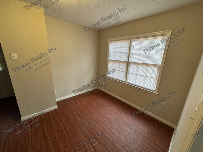 Building Photo - 2255 Sherwood Ave