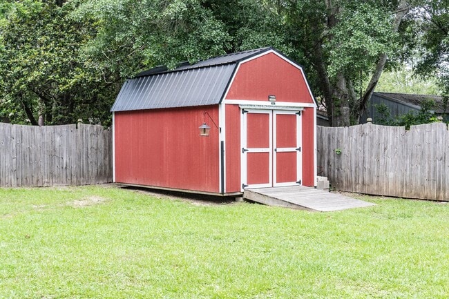 Building Photo - 309 Adams Dr