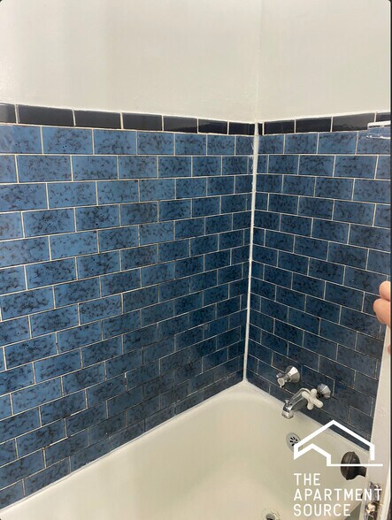 Building Photo - 4851 N Damen Ave