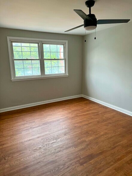 Building Photo - 1708 Hartsdale Rd