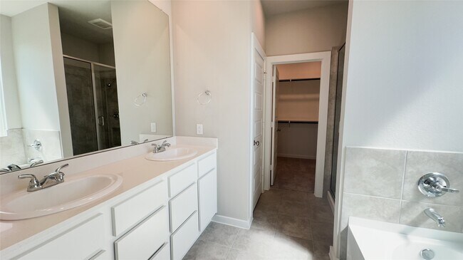 Building Photo - 2805 Bluebonnet Ridge Dr