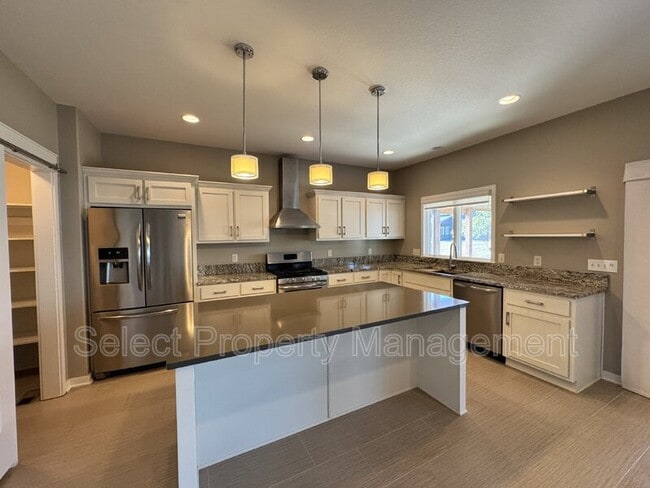 Building Photo - 1752 Woodlark Dr