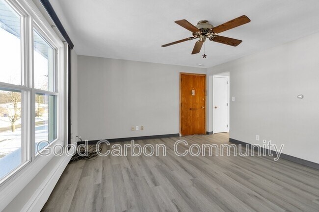 Building Photo - 1190 Orchard Park Rd