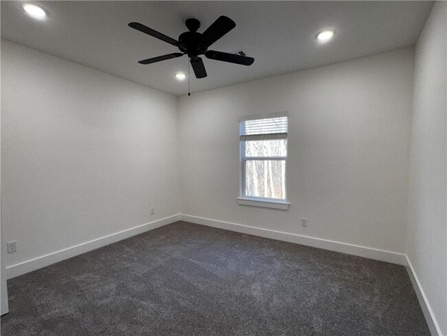 Building Photo - 12 Celtic Dr