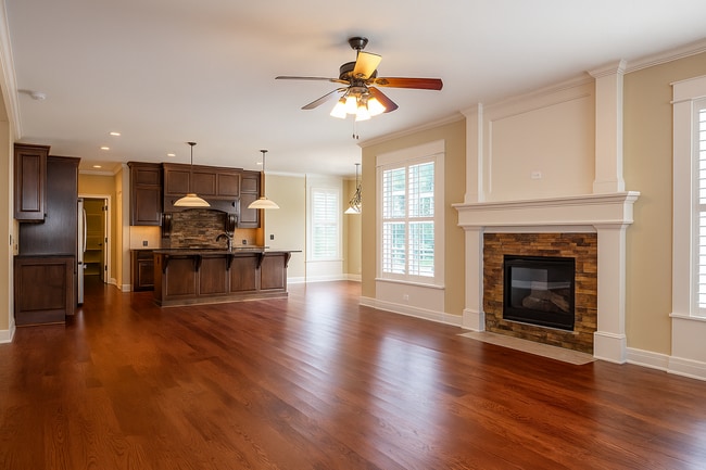 Building Photo - SEE IT NOW: Luxury 5-Bed Home in Wilshire ...