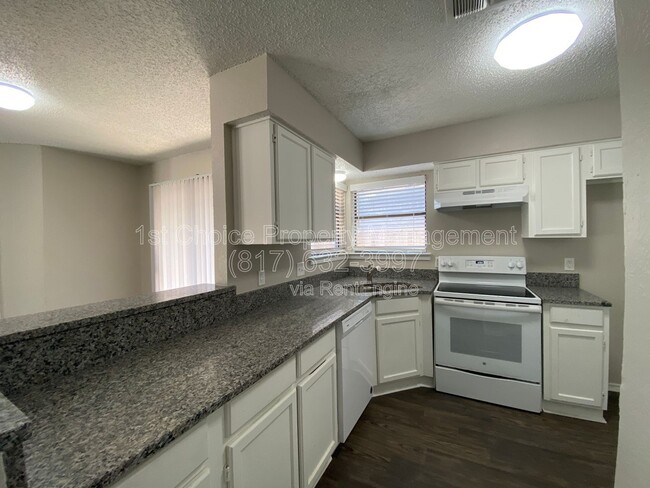 Building Photo - 6706 Crestmont Ct