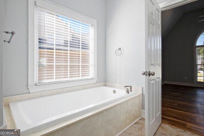 Building Photo - 2995 Wellbrook Dr