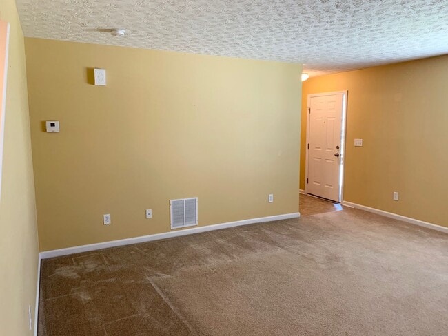 Building Photo - Beautiful 3 Bed 3 Bath Home For Rent!