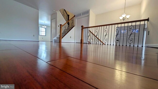 Building Photo - 33 Badger Gate Ct