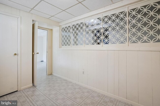 Building Photo - 8501 Canterbury Dr