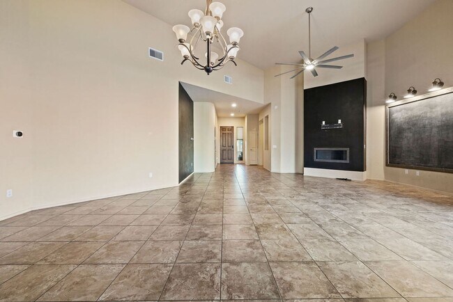 Building Photo - 3 Bedroom Home Located in Civano