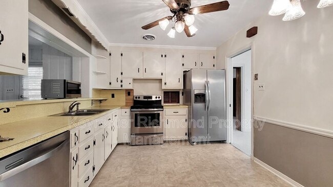 Building Photo - 5411 Windingbrook Rd