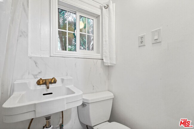 Building Photo - 8953 Keith Ave