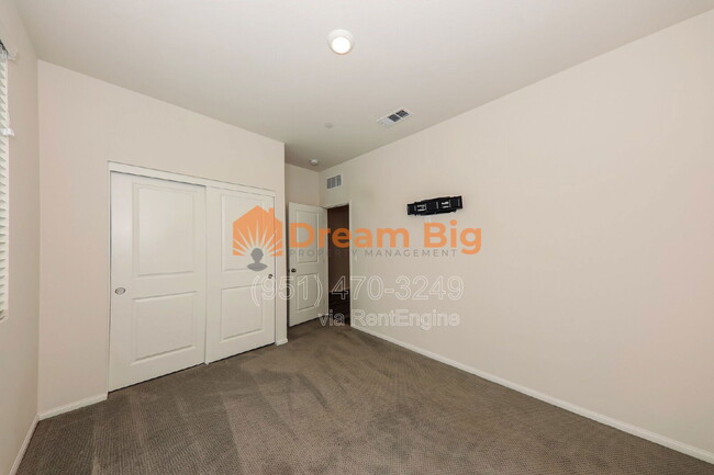 Building Photo - 24712 Hudson St