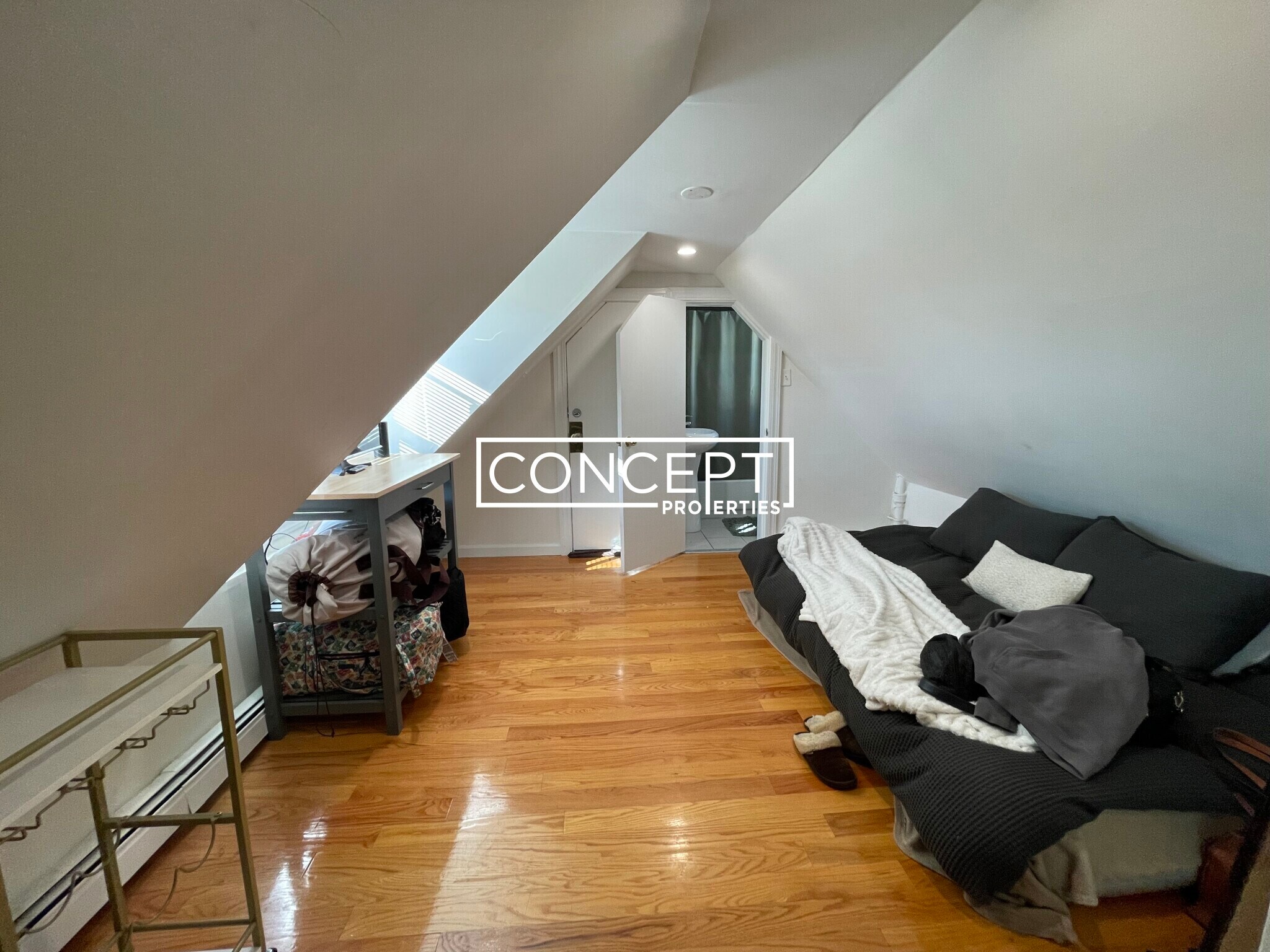 Building Photo - 648 Columbia Rd