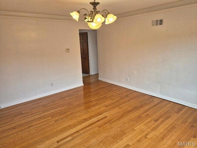 Building Photo - 3947 Jamieson Ave