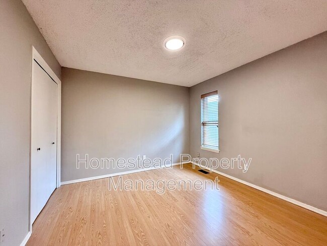 Building Photo - 10445 Dover Dr