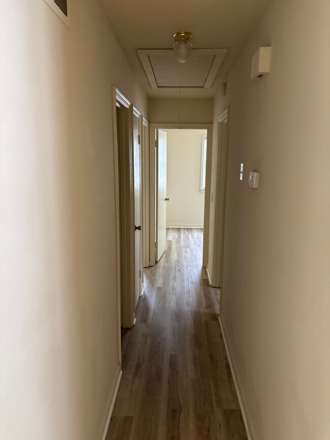 Building Photo - 1906 Wickham Ave