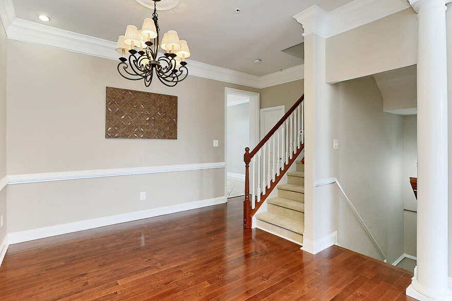 Building Photo - 2022 N Culpeper St