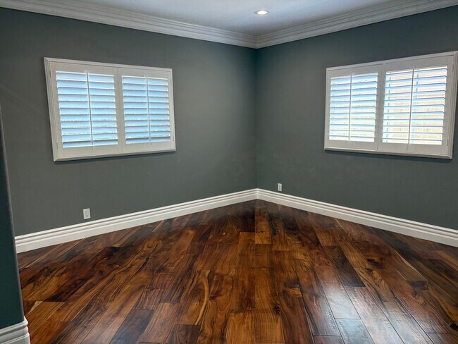 Building Photo - Spectacular-Remodeled 4-Bedroom Home with Pool, Spa, + 600 sqft Bonus Space in lovely Sylmar neig...