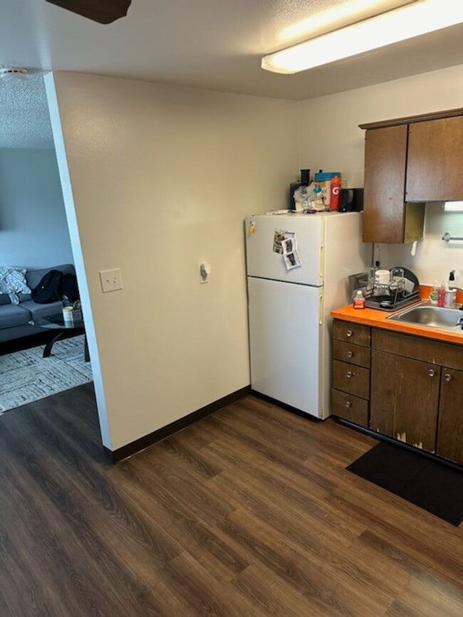 Interior Photo - University Heights (KC-AM)