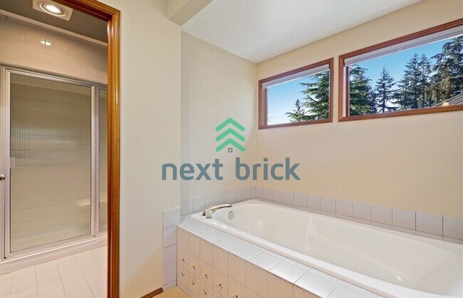 Building Photo - Beautiful 4-Bedroom Home with Spacious Yard in a Quiet Cul-de-Sac