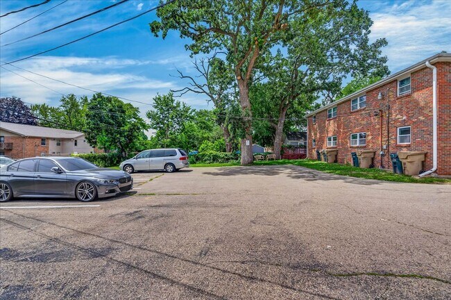 Building Photo - 5809 Raymond Rd