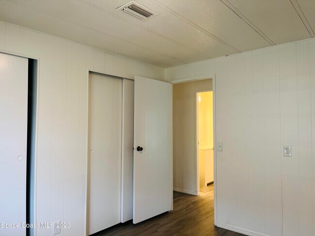 Building Photo - 530 Kimberly Cir