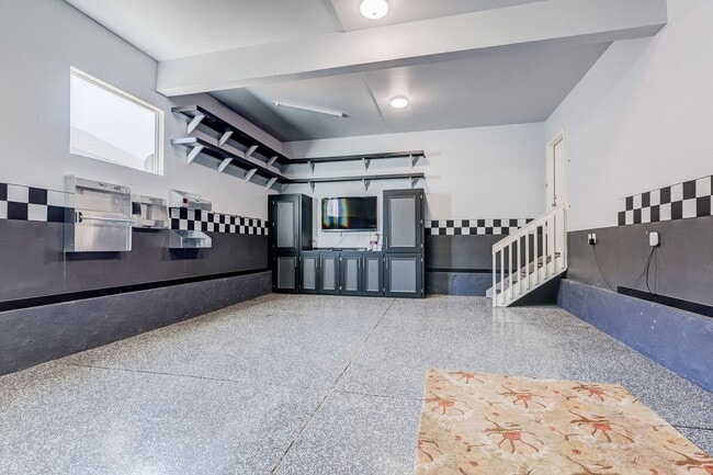 Building Photo - 5 bedroom single family home in Castle Rock.