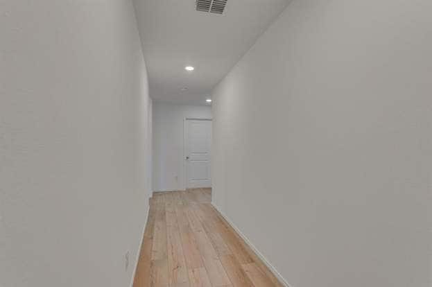 Building Photo - 417 Laurenbrooke Dr