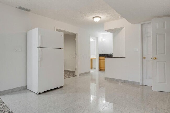 Building Photo - 6117 Wynford Dr