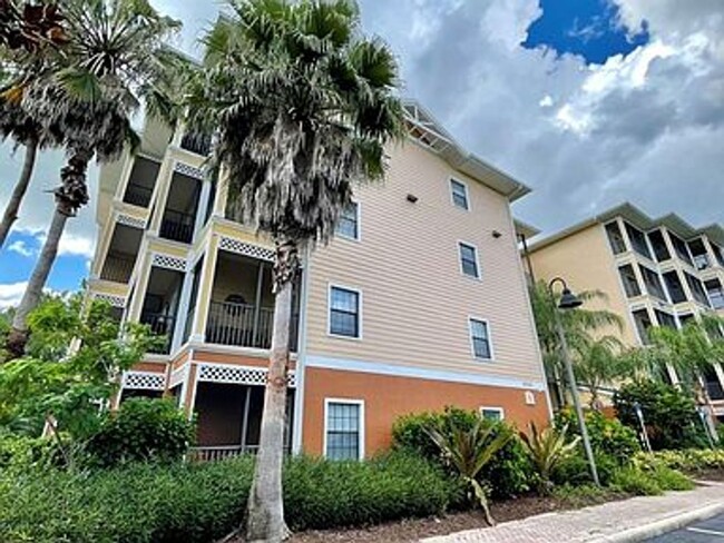 Building Photo - Beautiful Spacious 3 bed 2 bath Condo in C...