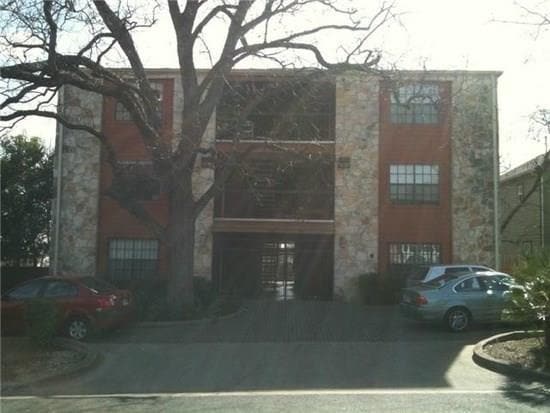 Building Photo - 1903 E 20th St