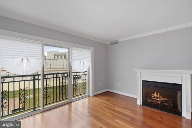 Building Photo - 5 Park Pl