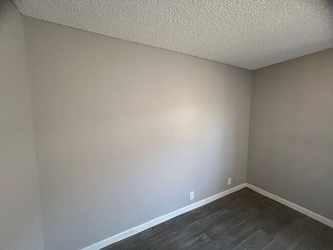 Building Photo - 3700 Snorkel Circle Unit#3, Las Vegas, Nev...