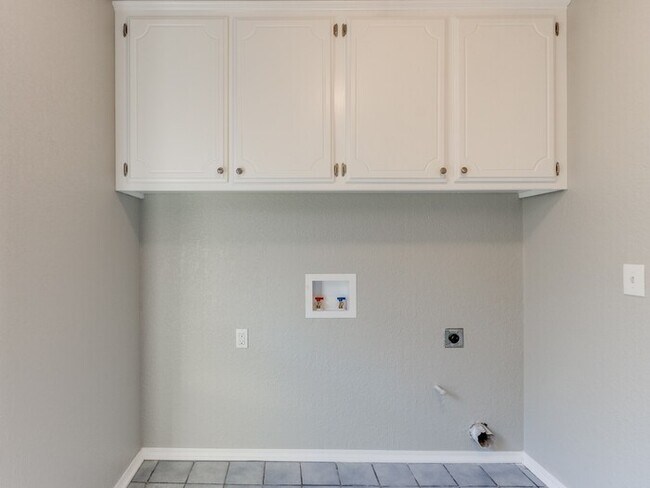 Building Photo - 509 Bluegrass Ln