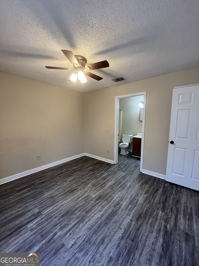Building Photo - 411 Baltic Ct