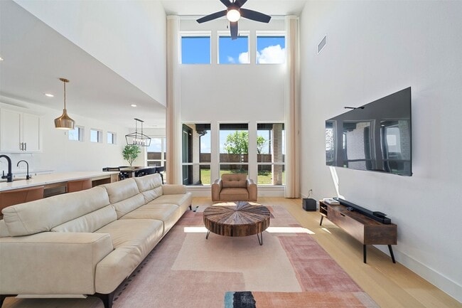 Building Photo - 120 Tornillo Dr