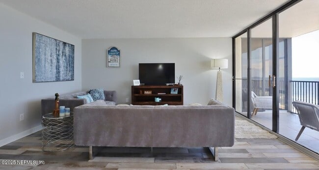 Building Photo - 1301 1st St S