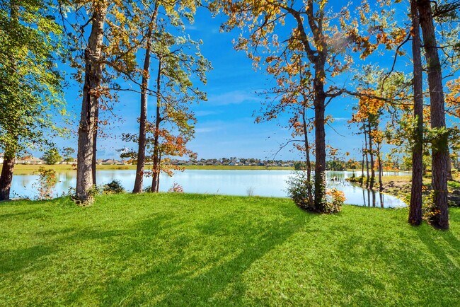 Building Photo - 473 Shoreview Dr