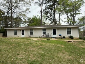 Building Photo - Quaint 2 bed townhome in culdesac
