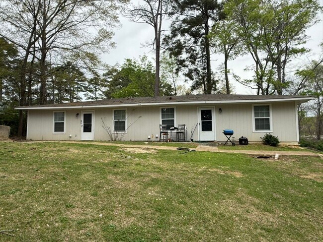 Primary Photo - Quaint 2 bed townhome in culdesac