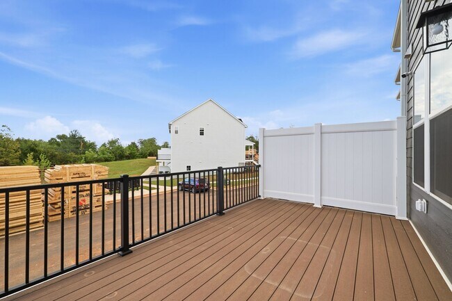 Building Photo - 768 Park Ridge Dr