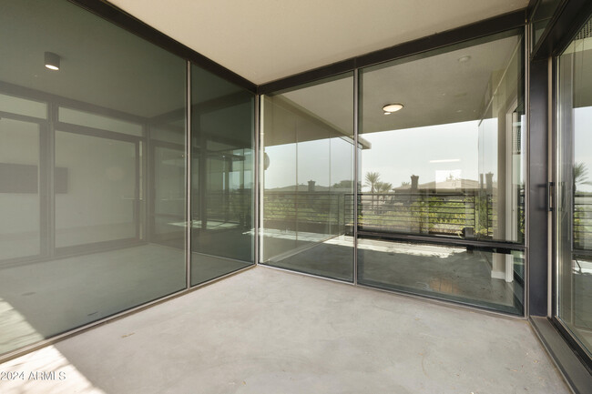 Building Photo - 7120 E Kierland Blvd