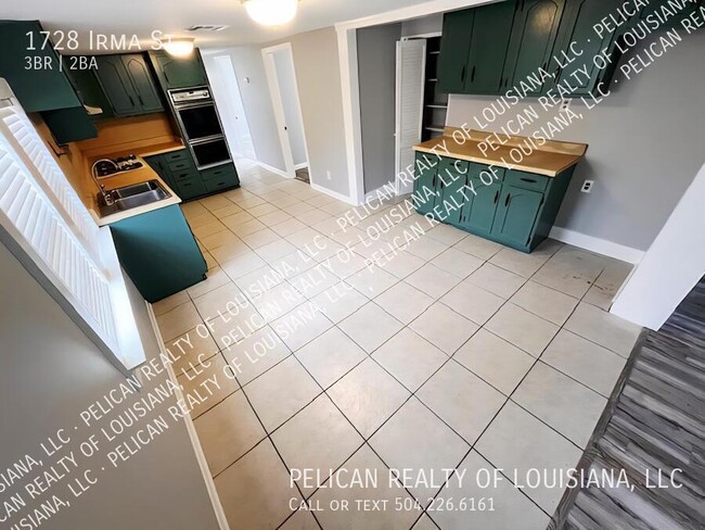 Building Photo - 1728 Irma St