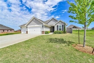 Building Photo - Stunning 4 Bed, 3 (Full) Bath in Norman