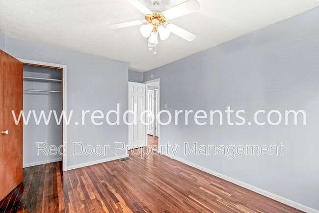 Building Photo - 1449 S Leland Ave