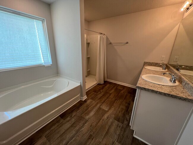 Building Photo - 399 This Way