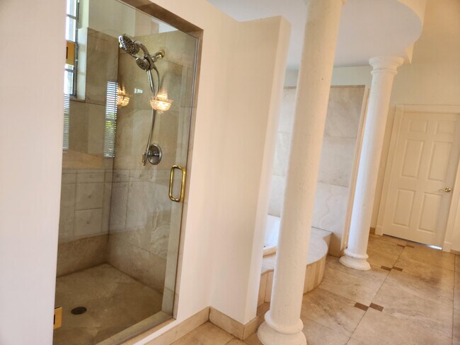 Building Photo - 17885 Fieldbrook Cir E