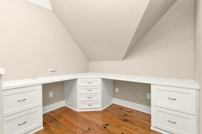 Building Photo - 20802 Pecan Bend Rd